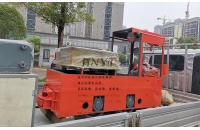 矿用2.5吨锂电池电机车发往河南