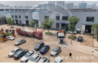 一批5吨湘潭蓄电池电机车由专车发往矿山